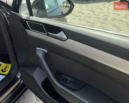 Черный Фольксваген Пассат, объемом двигателя 1.6 л и пробегом 234 тыс. км за 13600 $, фото 9 на Automoto.ua