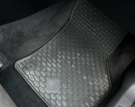 Черный Фольксваген Пассат, объемом двигателя 1.6 л и пробегом 325 тыс. км за 12600 $, фото 58 на Automoto.ua