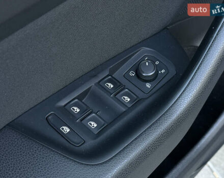 Черный Фольксваген Пассат, объемом двигателя 1.6 л и пробегом 217 тыс. км за 13999 $, фото 24 на Automoto.ua