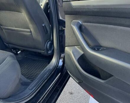 Черный Фольксваген Пассат, объемом двигателя 1.6 л и пробегом 361 тыс. км за 12000 $, фото 6 на Automoto.ua