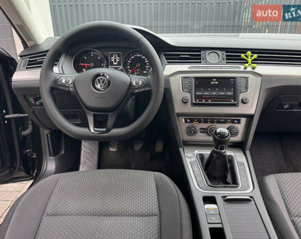 Черный Фольксваген Пассат, объемом двигателя 1.6 л и пробегом 256 тыс. км за 11900 $, фото 22 на Automoto.ua