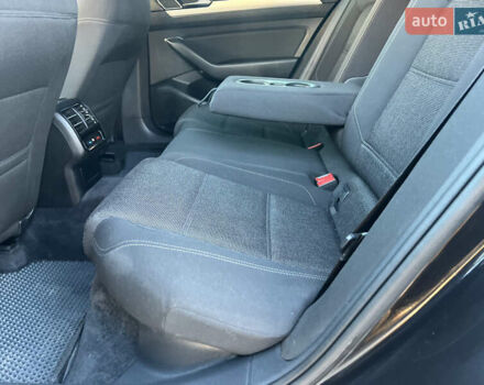 Черный Фольксваген Пассат, объемом двигателя 1.6 л и пробегом 264 тыс. км за 11399 $, фото 28 на Automoto.ua