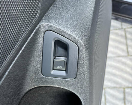 Чорний Фольксваген Пассат, об'ємом двигуна 1.6 л та пробігом 286 тис. км за 11950 $, фото 15 на Automoto.ua