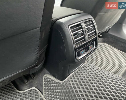 Черный Фольксваген Пассат, объемом двигателя 1.6 л и пробегом 214 тыс. км за 13200 $, фото 8 на Automoto.ua