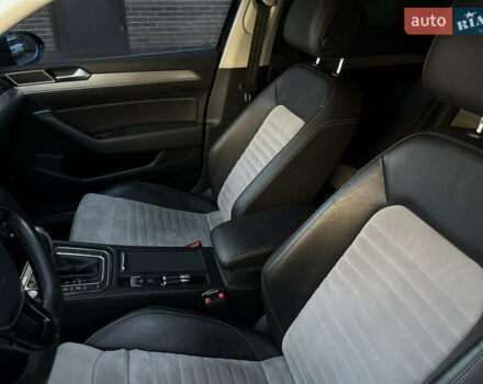 Черный Фольксваген Пассат, объемом двигателя 2 л и пробегом 225 тыс. км за 14000 $, фото 24 на Automoto.ua