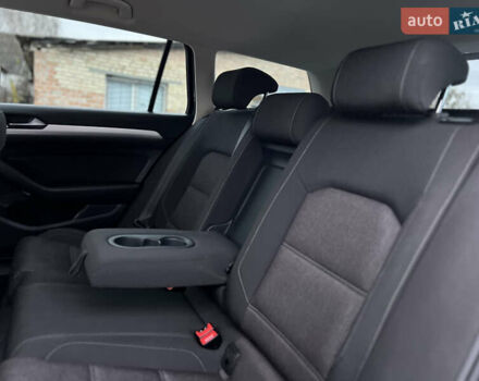 Черный Фольксваген Пассат, объемом двигателя 1.6 л и пробегом 325 тыс. км за 12600 $, фото 39 на Automoto.ua