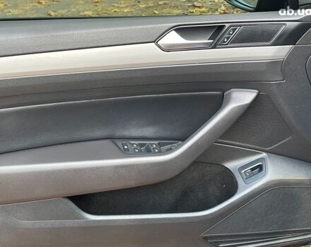 Черный Фольксваген Пассат, объемом двигателя 2 л и пробегом 267 тыс. км за 14390 $, фото 12 на Automoto.ua