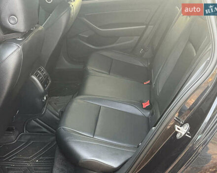Чорний Фольксваген Пассат, об'ємом двигуна 2 л та пробігом 267 тис. км за 14390 $, фото 22 на Automoto.ua