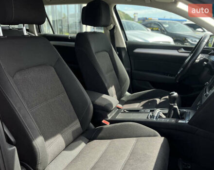 Черный Фольксваген Пассат, объемом двигателя 1.6 л и пробегом 234 тыс. км за 13600 $, фото 10 на Automoto.ua