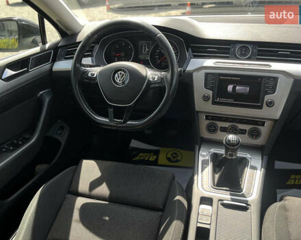 Черный Фольксваген Пассат, объемом двигателя 1.6 л и пробегом 234 тыс. км за 13600 $, фото 14 на Automoto.ua