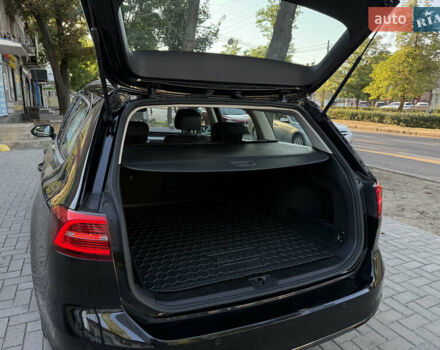 Черный Фольксваген Пассат, объемом двигателя 1.6 л и пробегом 217 тыс. км за 13999 $, фото 56 на Automoto.ua