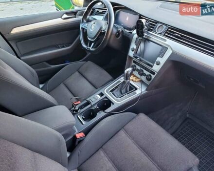 Черный Фольксваген Пассат, объемом двигателя 1.97 л и пробегом 260 тыс. км за 15800 $, фото 16 на Automoto.ua