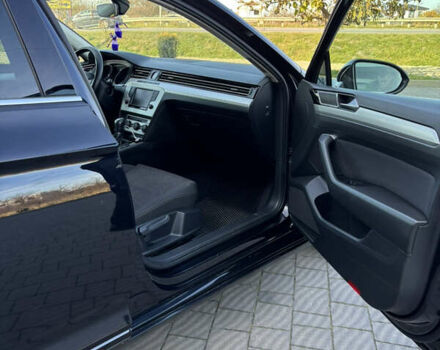 Чорний Фольксваген Пассат, об'ємом двигуна 1.6 л та пробігом 286 тис. км за 11950 $, фото 6 на Automoto.ua