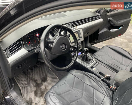 Черный Фольксваген Пассат, объемом двигателя 1.6 л и пробегом 214 тыс. км за 13200 $, фото 5 на Automoto.ua