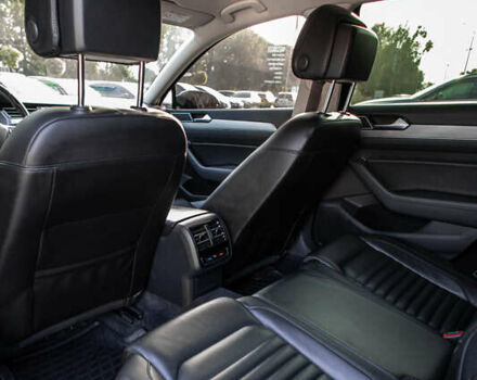 Черный Фольксваген Пассат, объемом двигателя 1.97 л и пробегом 250 тыс. км за 16500 $, фото 19 на Automoto.ua