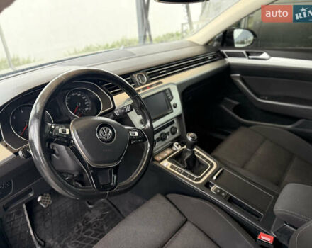 Черный Фольксваген Пассат, объемом двигателя 1.97 л и пробегом 300 тыс. км за 11500 $, фото 8 на Automoto.ua