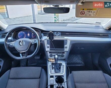 Черный Фольксваген Пассат, объемом двигателя 1.97 л и пробегом 260 тыс. км за 15800 $, фото 17 на Automoto.ua