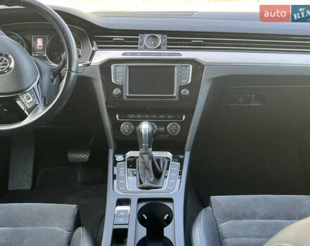 Черный Фольксваген Пассат, объемом двигателя 1.97 л и пробегом 287 тыс. км за 15500 $, фото 191 на Automoto.ua