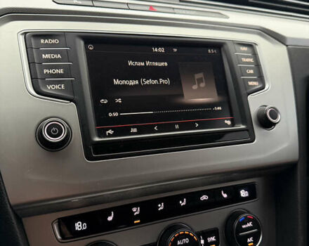 Черный Фольксваген Пассат, объемом двигателя 1.97 л и пробегом 295 тыс. км за 14000 $, фото 18 на Automoto.ua