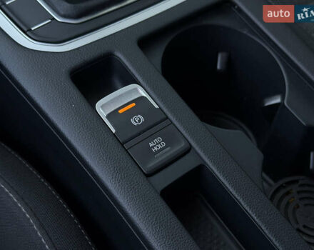 Черный Фольксваген Пассат, объемом двигателя 1.6 л и пробегом 217 тыс. км за 13999 $, фото 37 на Automoto.ua