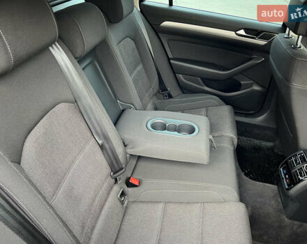 Чорний Фольксваген Пассат, об'ємом двигуна 1.97 л та пробігом 220 тис. км за 14300 $, фото 16 на Automoto.ua