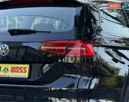 Черный Фольксваген Пассат, объемом двигателя 1.6 л и пробегом 217 тыс. км за 13999 $, фото 19 на Automoto.ua