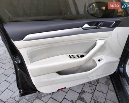 Черный Фольксваген Пассат, объемом двигателя 1.97 л и пробегом 364 тыс. км за 13300 $, фото 20 на Automoto.ua