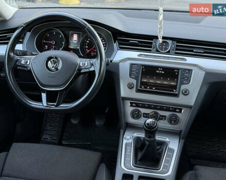 Черный Фольксваген Пассат, объемом двигателя 1.6 л и пробегом 217 тыс. км за 13999 $, фото 40 на Automoto.ua