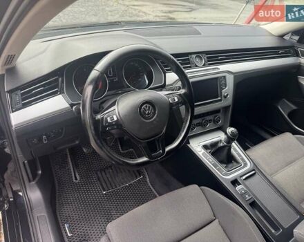 Чорний Фольксваген Пассат, об'ємом двигуна 1.6 л та пробігом 240 тис. км за 10700 $, фото 11 на Automoto.ua