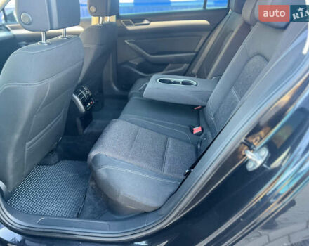 Черный Фольксваген Пассат, объемом двигателя 1.6 л и пробегом 264 тыс. км за 11399 $, фото 27 на Automoto.ua