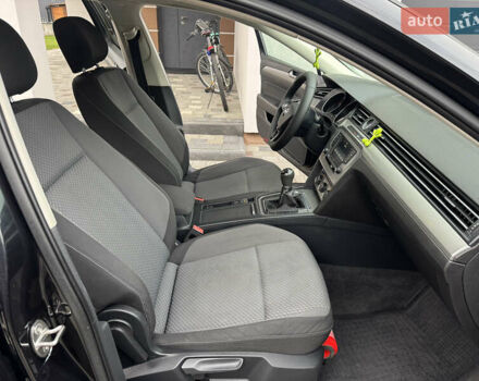 Черный Фольксваген Пассат, объемом двигателя 1.6 л и пробегом 256 тыс. км за 11900 $, фото 28 на Automoto.ua