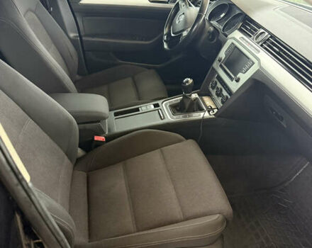 Черный Фольксваген Пассат, объемом двигателя 1.97 л и пробегом 300 тыс. км за 11500 $, фото 5 на Automoto.ua