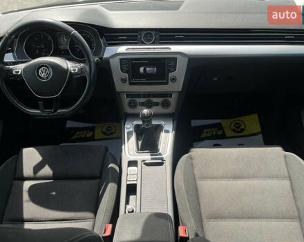 Черный Фольксваген Пассат, объемом двигателя 1.6 л и пробегом 234 тыс. км за 13600 $, фото 13 на Automoto.ua