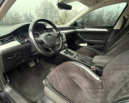 Черный Фольксваген Пассат, объемом двигателя 1.97 л и пробегом 295 тыс. км за 14000 $, фото 21 на Automoto.ua