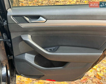 Чорний Фольксваген Пассат, об'ємом двигуна 2 л та пробігом 267 тис. км за 14390 $, фото 27 на Automoto.ua