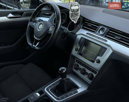 Черный Фольксваген Пассат, объемом двигателя 1.6 л и пробегом 217 тыс. км за 13999 $, фото 47 на Automoto.ua