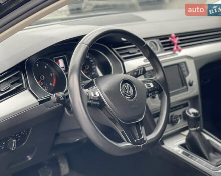 Чорний Фольксваген Пассат, об'ємом двигуна 1.6 л та пробігом 264 тис. км за 13200 $, фото 13 на Automoto.ua