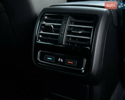 Чорний Фольксваген Пассат, об'ємом двигуна 1.97 л та пробігом 191 тис. км за 17000 $, фото 65 на Automoto.ua