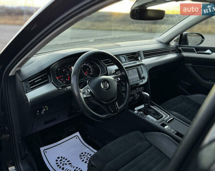 Чорний Фольксваген Пассат, об'ємом двигуна 1.97 л та пробігом 191 тис. км за 17000 $, фото 41 на Automoto.ua