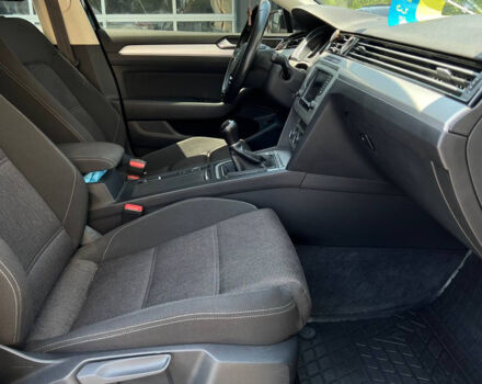 Чорний Фольксваген Пассат, об'ємом двигуна 1.6 л та пробігом 226 тис. км за 14300 $, фото 18 на Automoto.ua