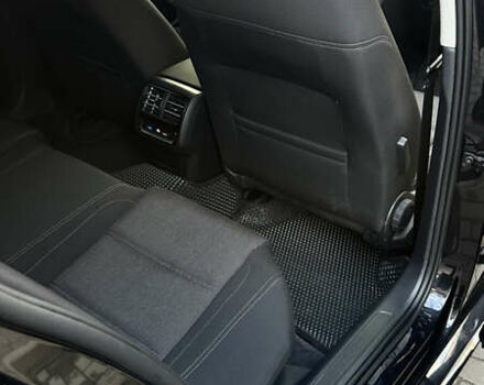 Черный Фольксваген Пассат, объемом двигателя 1.6 л и пробегом 256 тыс. км за 15000 $, фото 49 на Automoto.ua