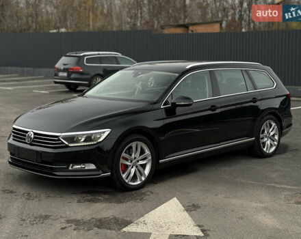 Чорний Фольксваген Пассат, об'ємом двигуна 2 л та пробігом 260 тис. км за 16700 $, фото 4 на Automoto.ua