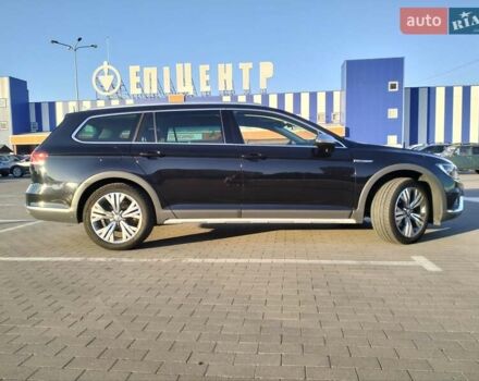 Чорний Фольксваген Пассат, об'ємом двигуна 2 л та пробігом 228 тис. км за 16700 $, фото 4 на Automoto.ua