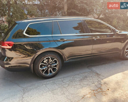 Черный Фольксваген Пассат, объемом двигателя 1.6 л и пробегом 307 тыс. км за 13350 $, фото 4 на Automoto.ua