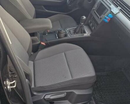 Черный Фольксваген Пассат, объемом двигателя 1.6 л и пробегом 267 тыс. км за 13000 $, фото 13 на Automoto.ua