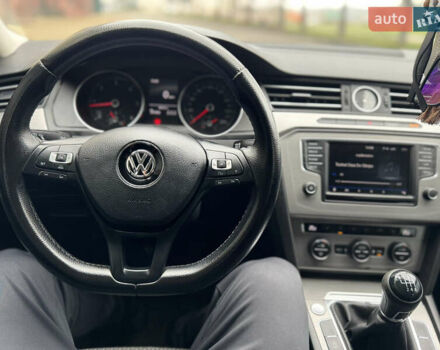 Черный Фольксваген Пассат, объемом двигателя 1.6 л и пробегом 290 тыс. км за 11900 $, фото 6 на Automoto.ua