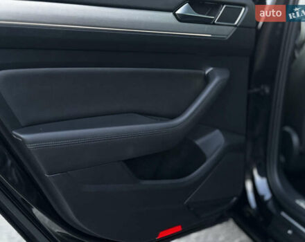 Чорний Фольксваген Пассат, об'ємом двигуна 1.97 л та пробігом 191 тис. км за 17000 $, фото 66 на Automoto.ua