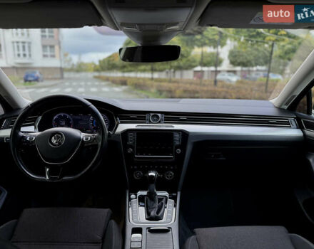 Черный Фольксваген Пассат, объемом двигателя 1.97 л и пробегом 205 тыс. км за 16600 $, фото 21 на Automoto.ua