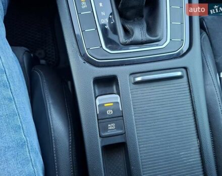 Черный Фольксваген Пассат, объемом двигателя 2 л и пробегом 275 тыс. км за 14999 $, фото 25 на Automoto.ua