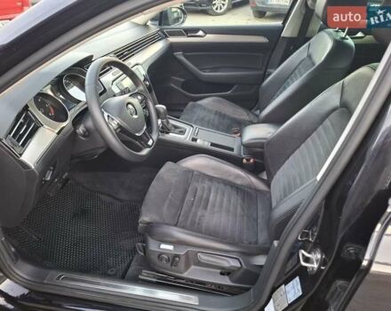 Чорний Фольксваген Пассат, об'ємом двигуна 2 л та пробігом 275 тис. км за 15999 $, фото 4 на Automoto.ua